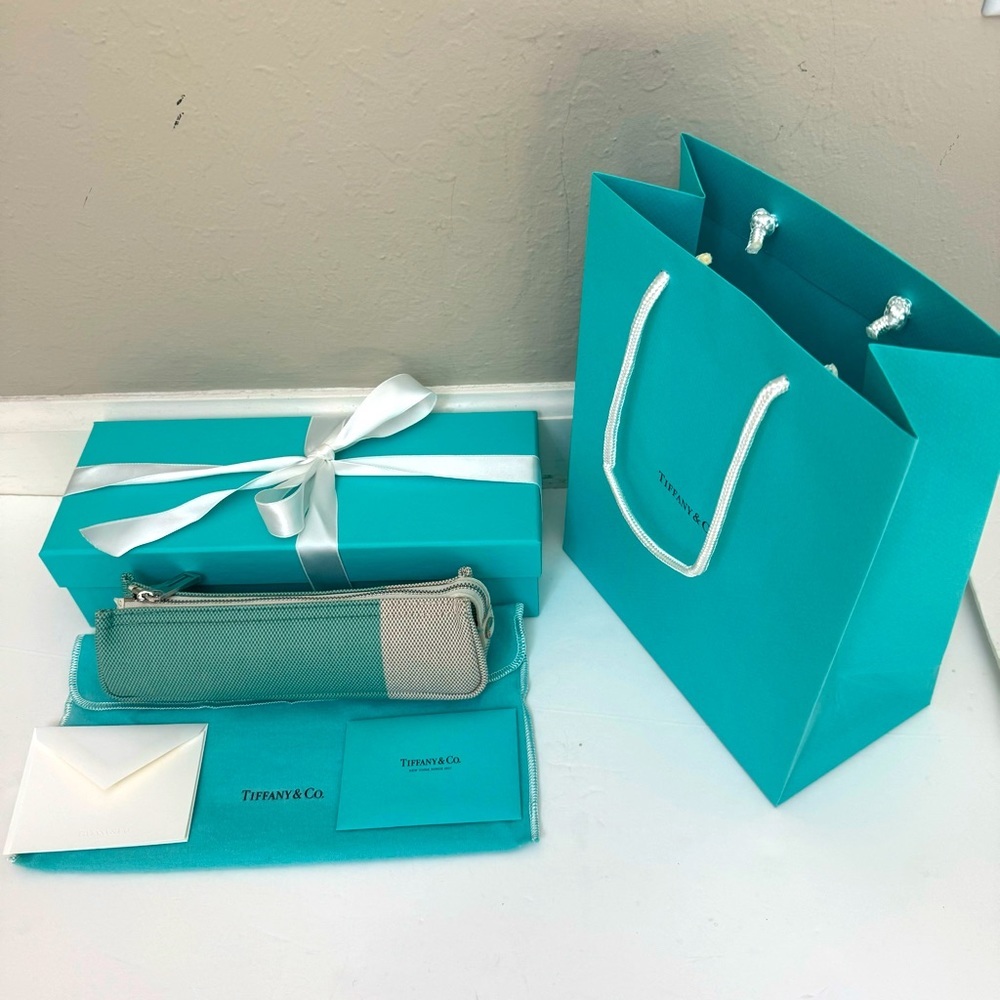 NIB TIFFANY & CO. Color Block Cosmetic Case Make Up Pencil Case Blue & White - Picture 3 of 16
